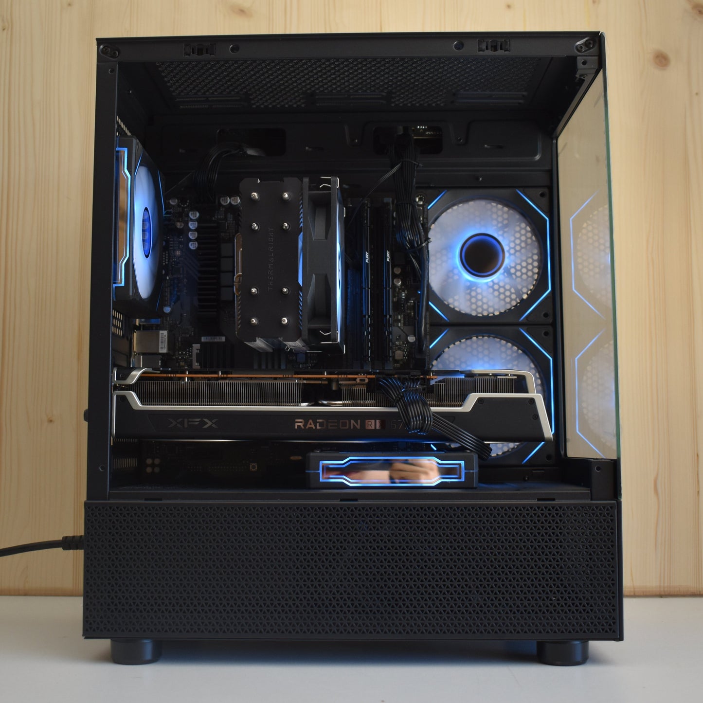 Radiance PC RX 9060 XT 8GB - Intel i5 14400F