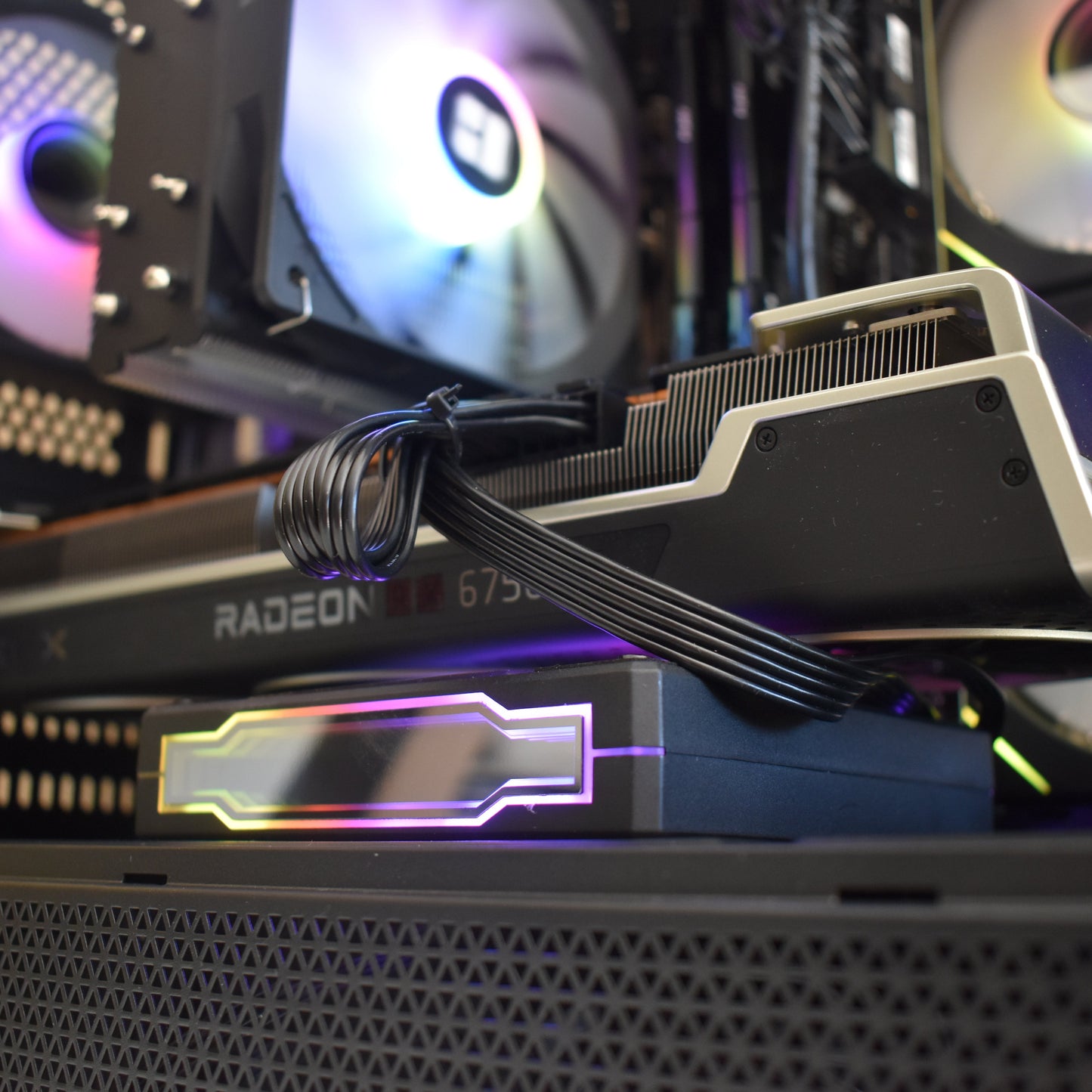 Radiance PC RX 9060 XT 8GB - Intel i5 14400F