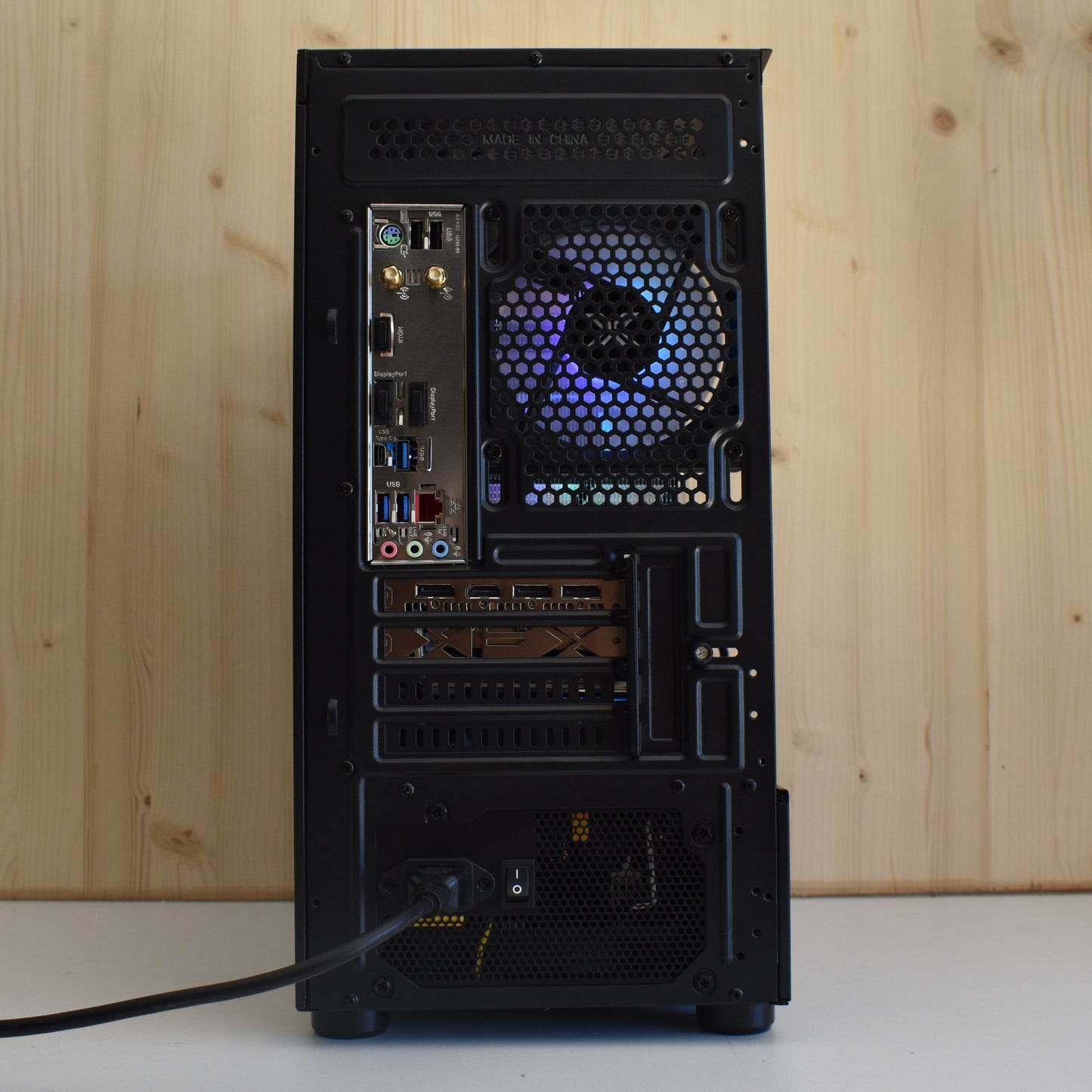 Radiance PC RX 9060 XT 8GB - Intel i5 14400F