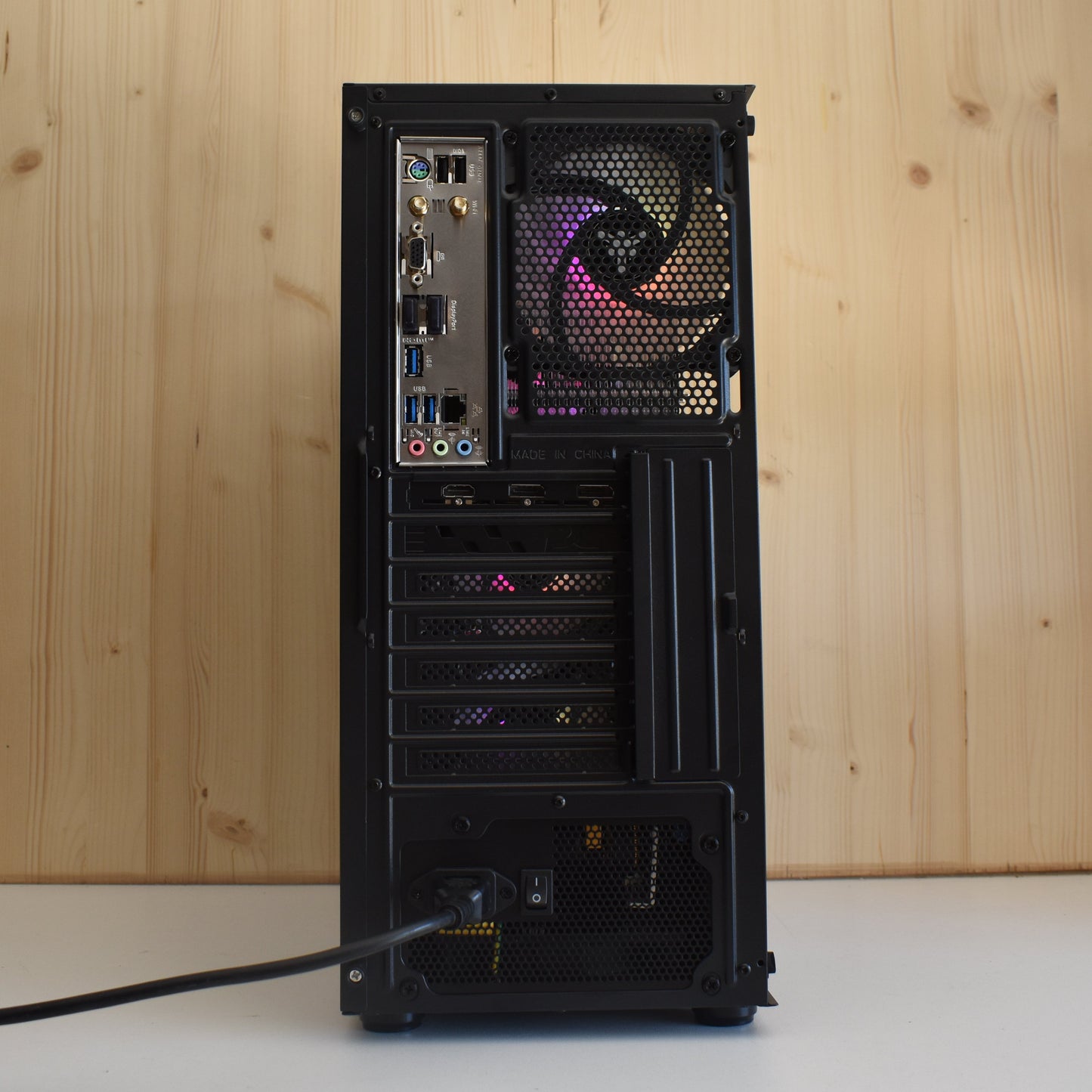 Radiance PC RX 9060 XT 16 Go - Intel I5 14400F