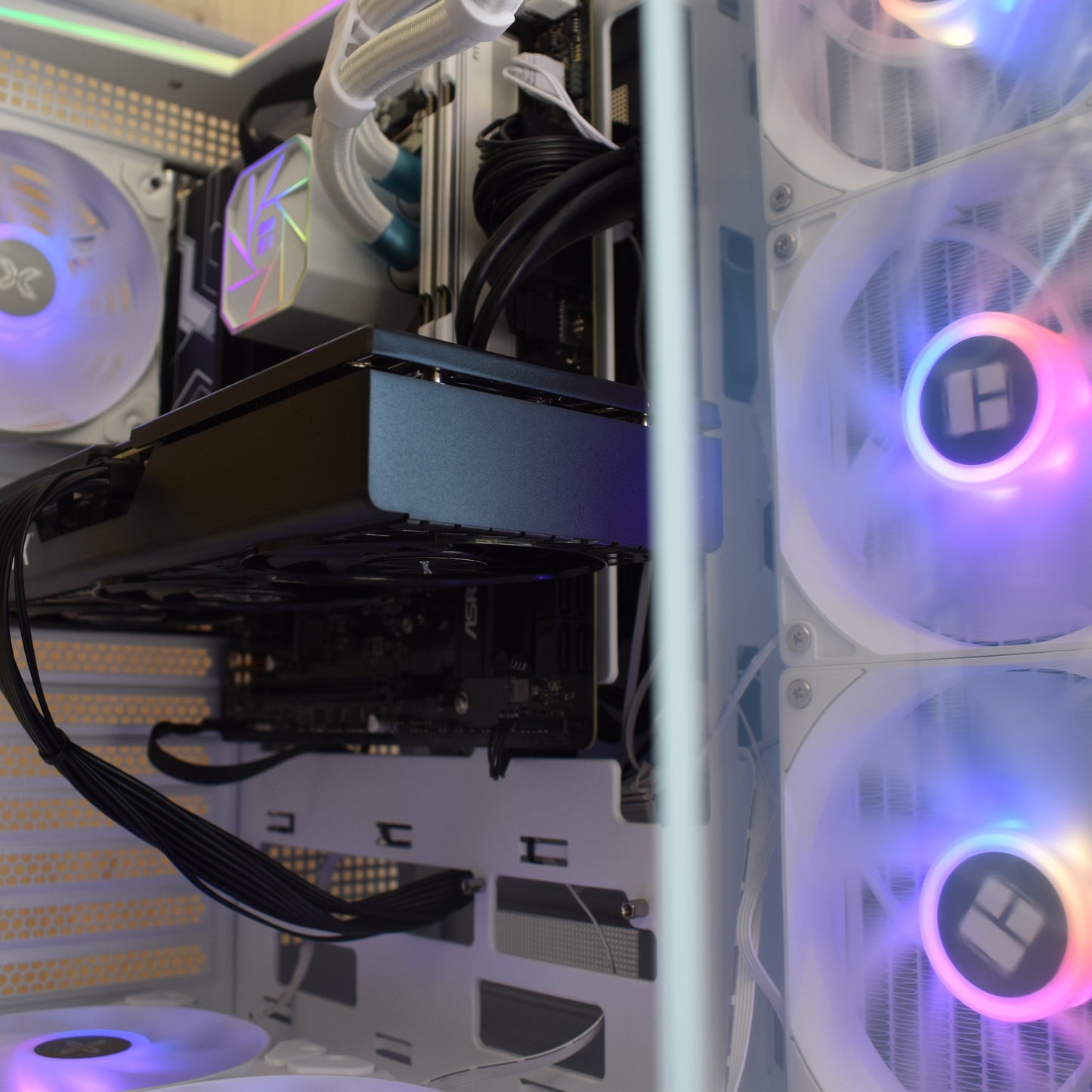 Radiance PC RTX 5070 - Ryzen 7 7500F