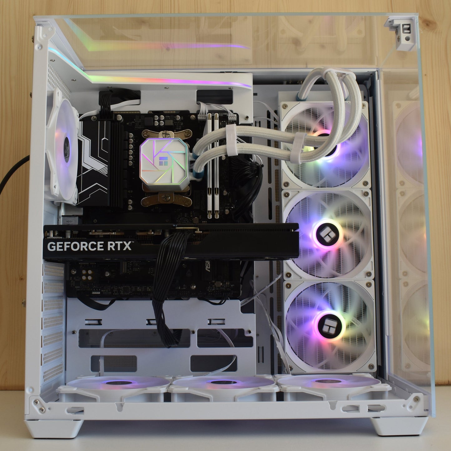 Radiance PC RTX 5070 - Ryzen 7 7500F