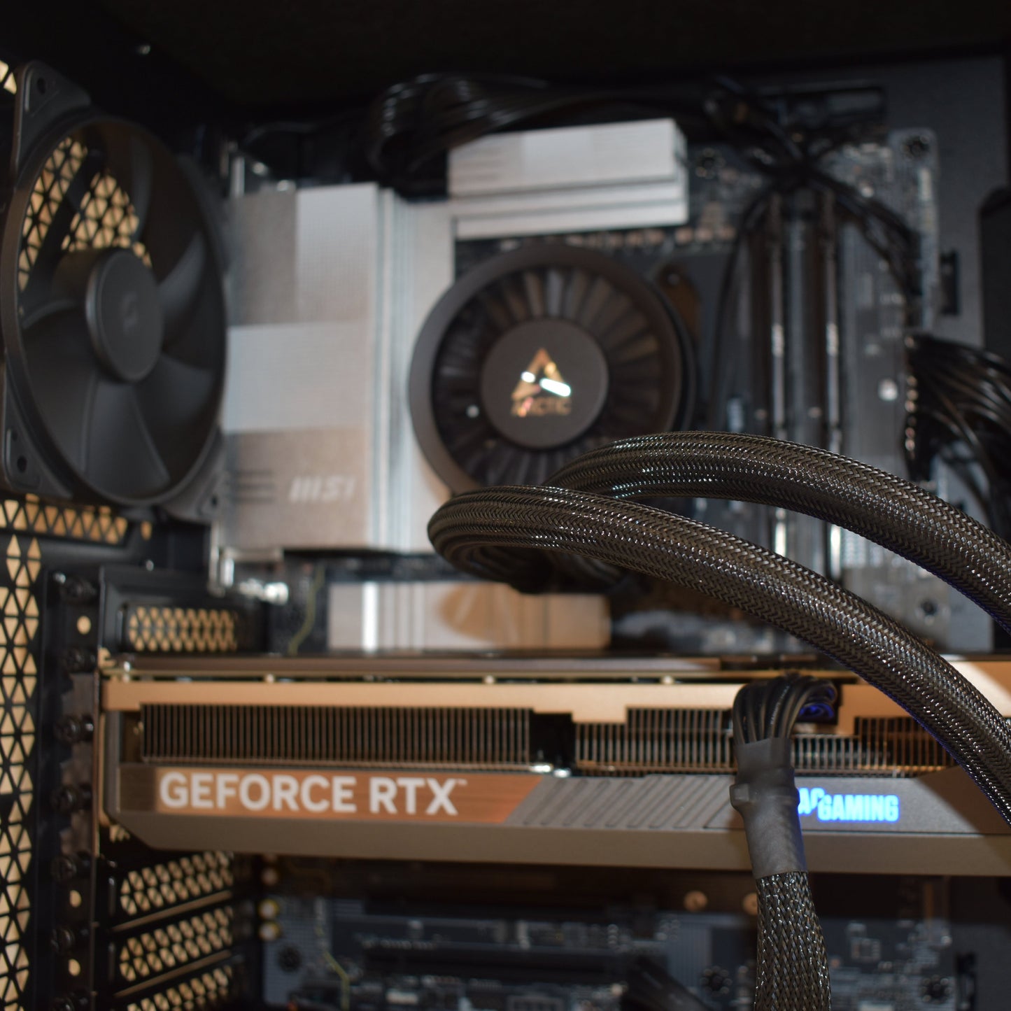 Radiance PC RTX 5070 TI - Ryzen 7 9800X3D