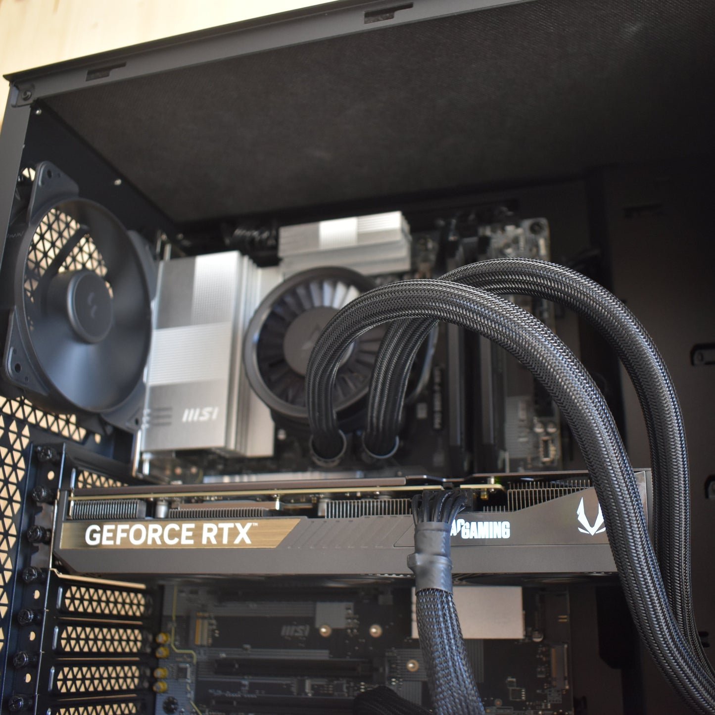 Radiance PC RTX 5070 TI - Ryzen 7 9800X3D