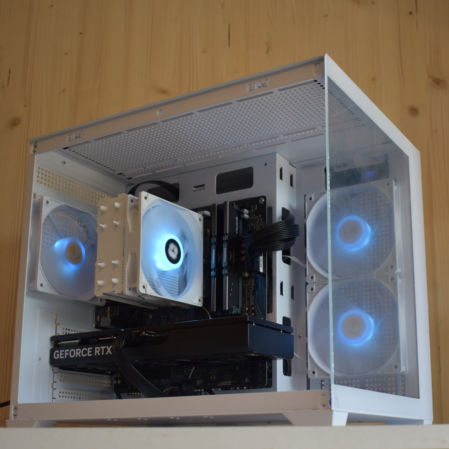 Radiance PC RTX 5060 TI 16Go - Ryzen 5 5600