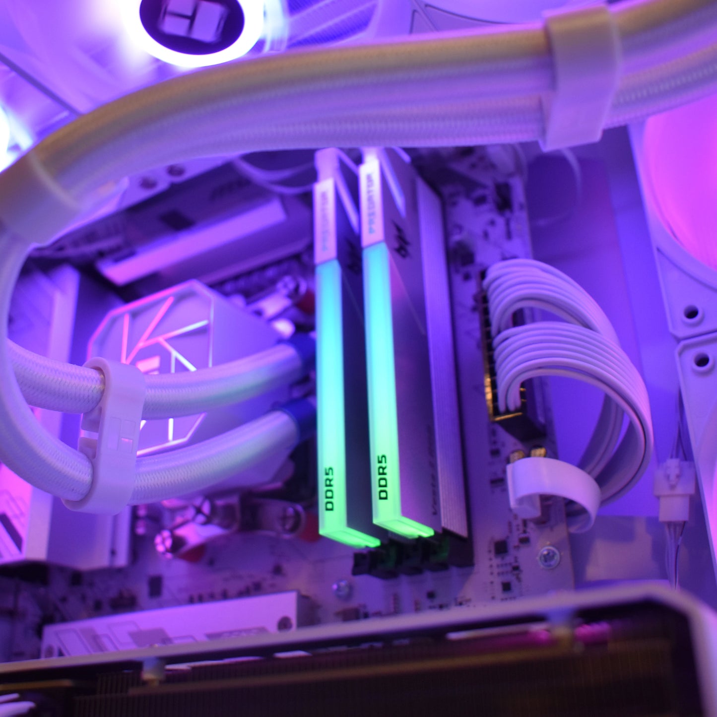 Radiance PC RTX 5080 - Ryzen 7 9800X3D