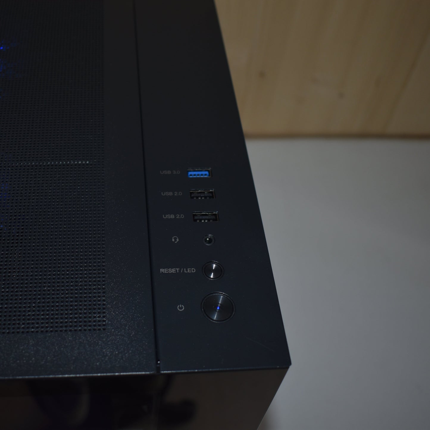 Radiance PC RTX 5060 Ti 8 Go - Ryzen 7 5700X