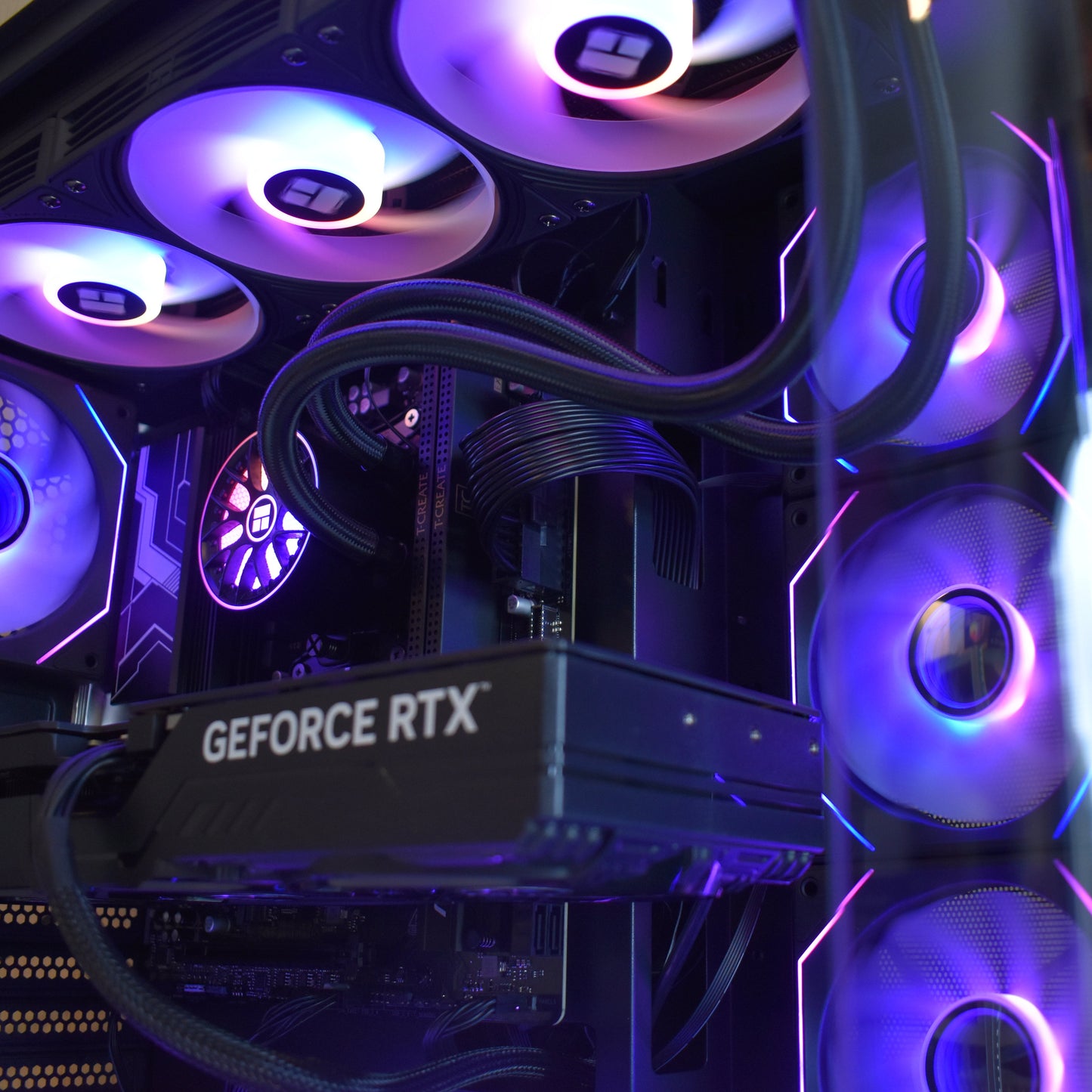 Radiance PC RX 9070 XT - Ryzen 5 7500X3D