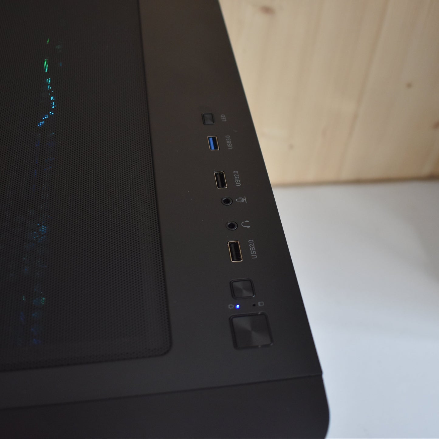 Radiance PC RX 9070 XT - Ryzen 5 7500X3D