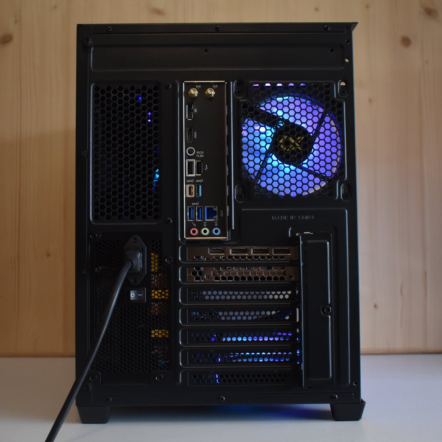 Radiance PC RX 9070 XT - Ryzen 5 7500X3D